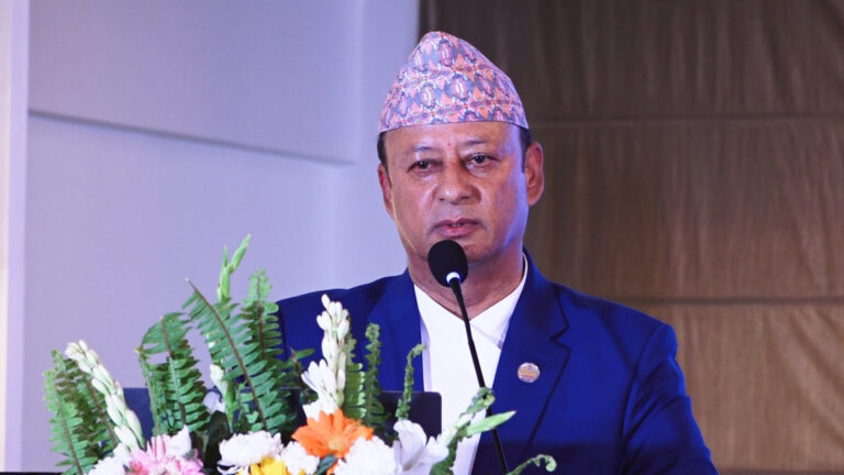 दीपक खड्का