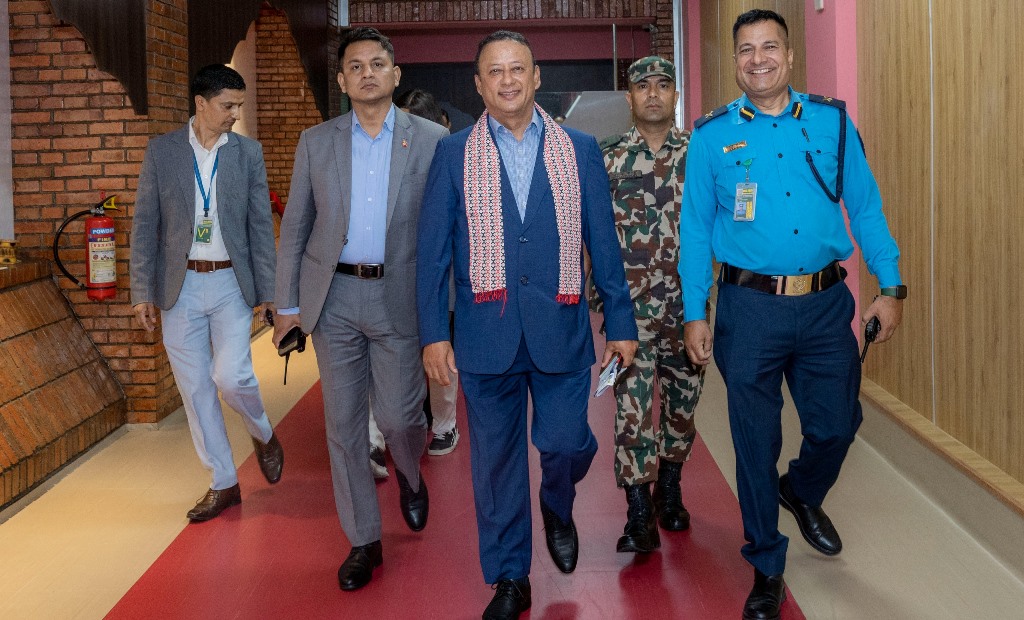 दीपक खड्का