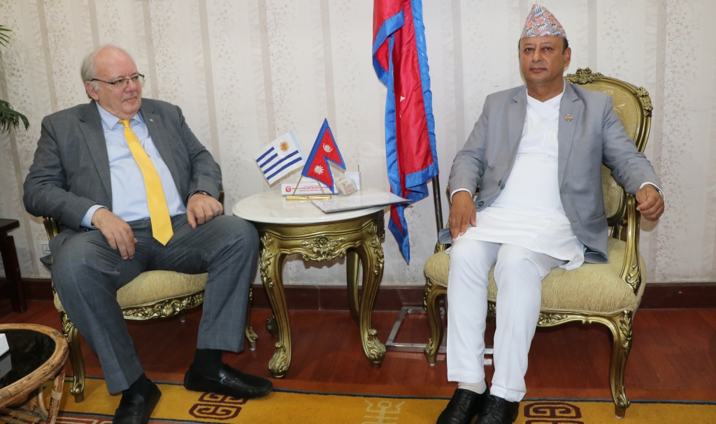 ऊर्जामन्त्री खड्का र उरुग्वेका गैरआवासीय राजदूतबीच शिष्टाचार भेट