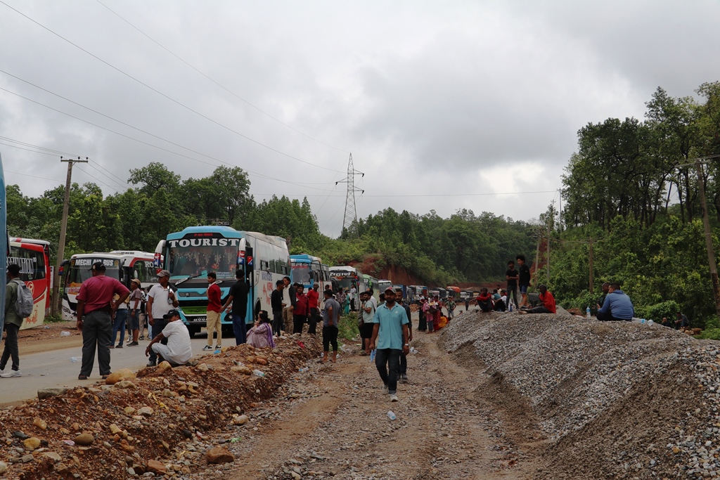 दुम्कीवास–दाउन्ने सडक खण्ड