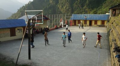 सहयोग र श्रमदान जुटाएर खेलमैदान निर्माण