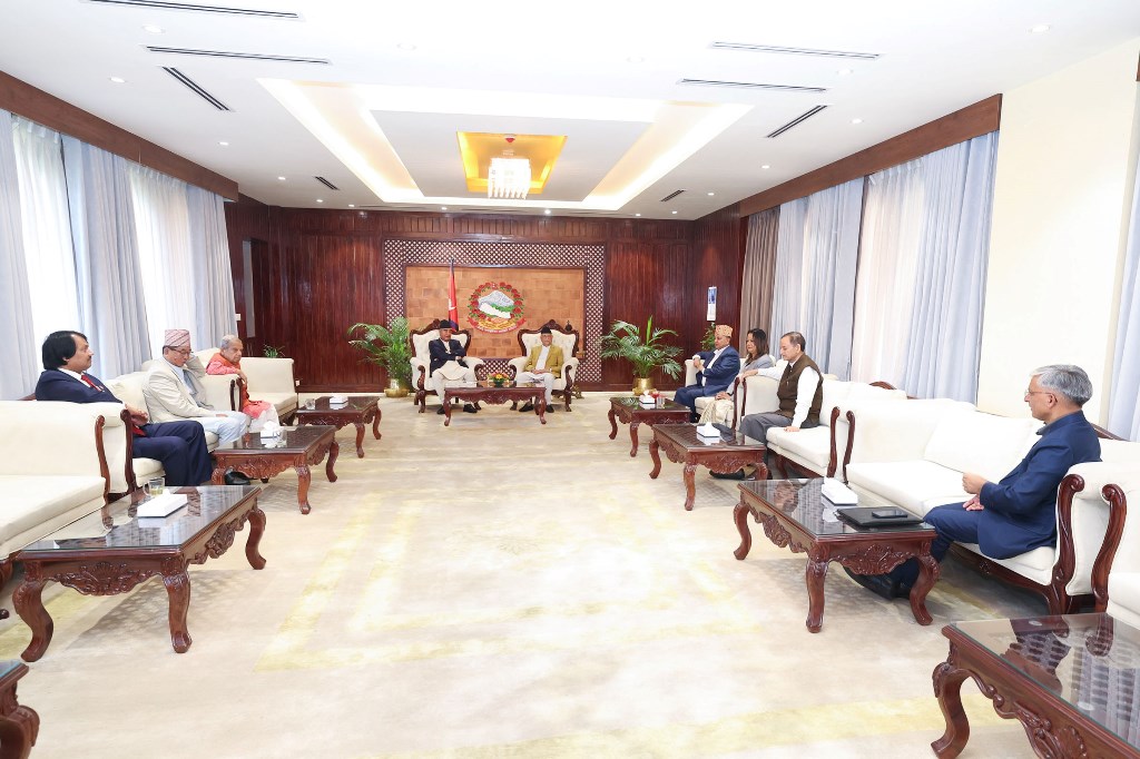 बालुवाटारमा सत्ता साझेदार दलहरुको बैठक