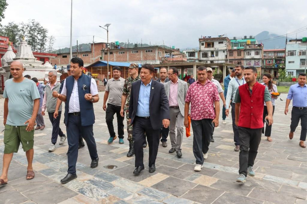 बाढीको जोखिम क्षेत्रमा उपप्रधानमन्त्री सिंहद्वारा निरीक्षण