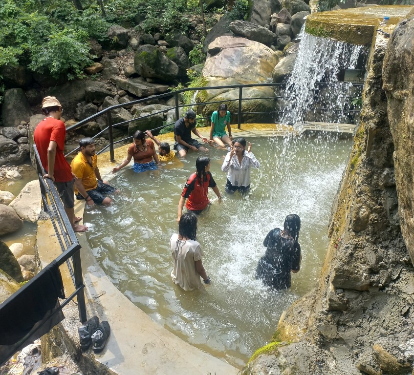 आमपानी झरना