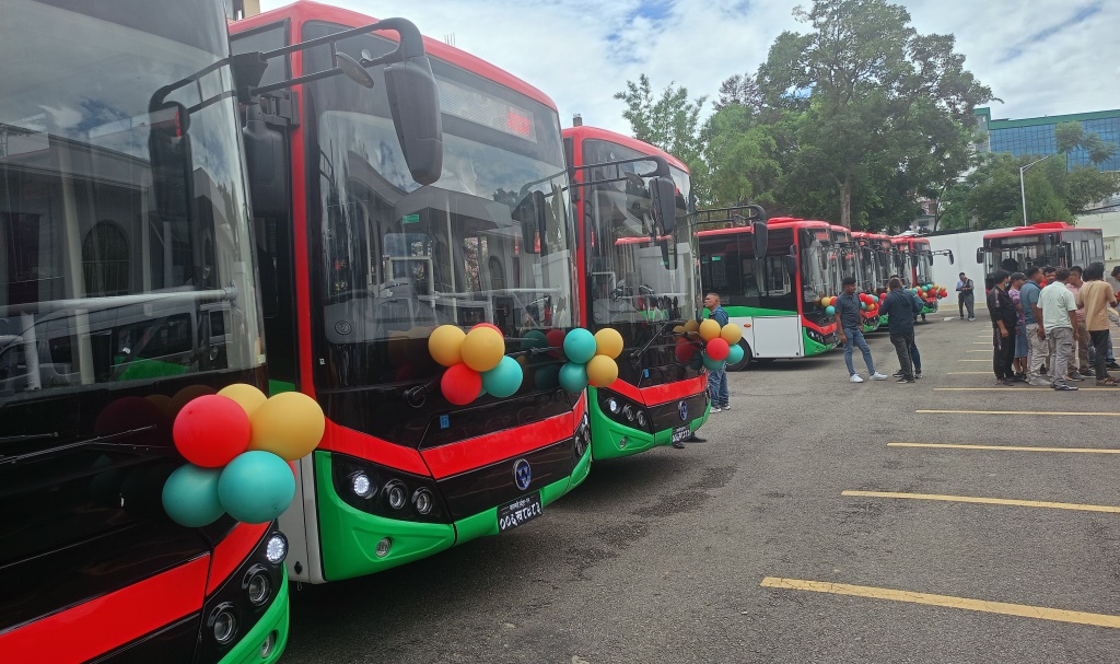 महानगर यातायातद्वारा विद्युतीय बस सेवा शुभारम्भ