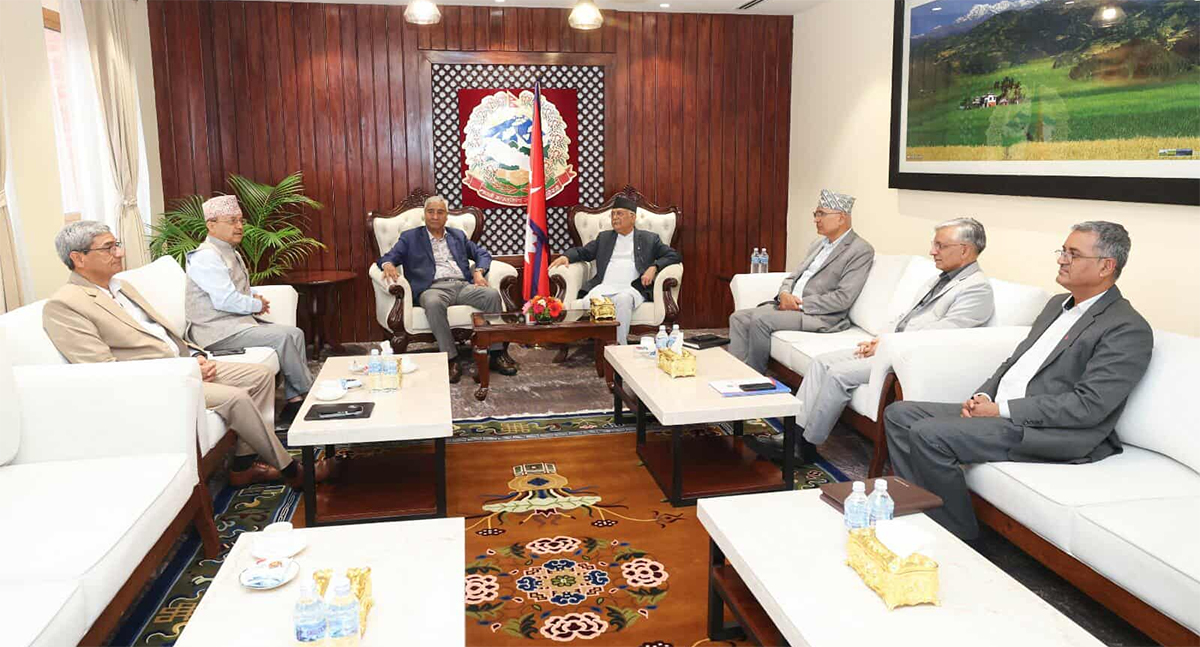 प्रधानमन्त्रीसहित एमाले र कांग्रेसका शीर्षनेताको छलफल