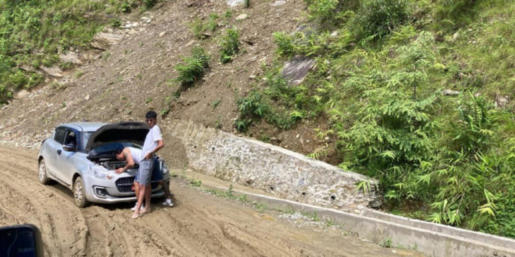 मध्यपहाडी लोकमार्ग