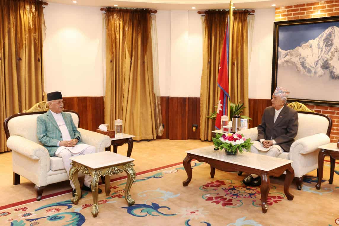 राष्ट्रपति पौडेललाई भेट्न प्रधानमन्त्री ओली शीतल निवासमा
