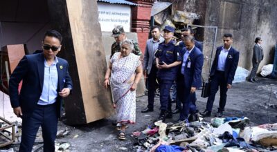 प्रधानमन्त्री कार्कीद्वारा क्षतिग्रस्त प्रहरी कार्यालयको निरीक्षण