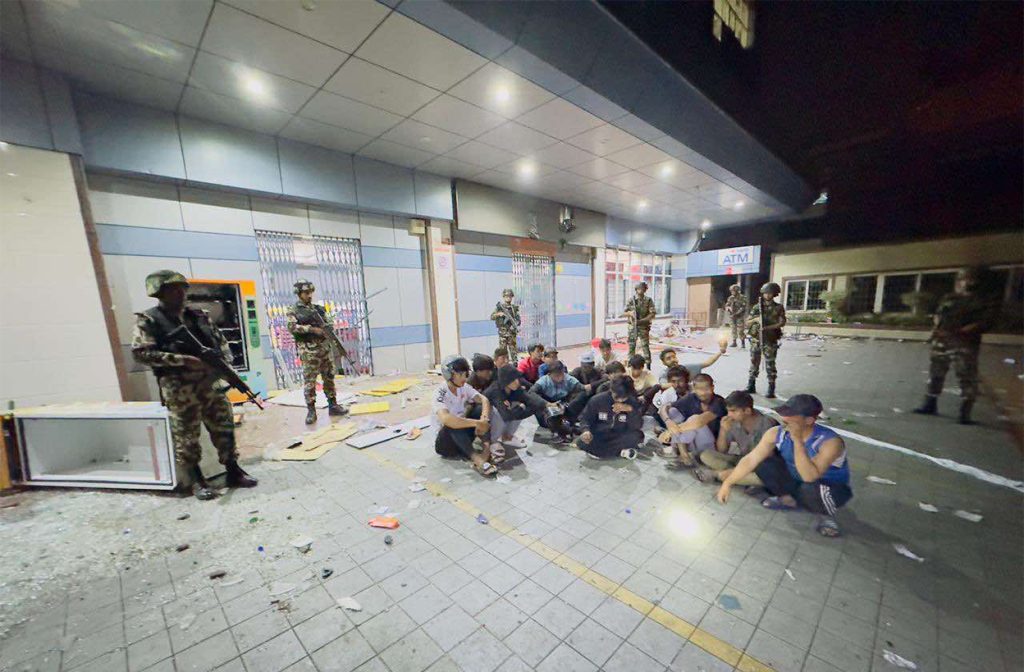 लुटपाटमा संलग्न