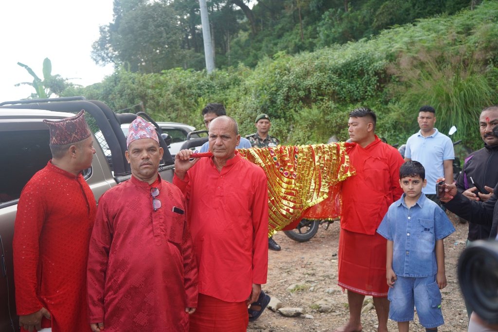 फूलपाती पठाइयो