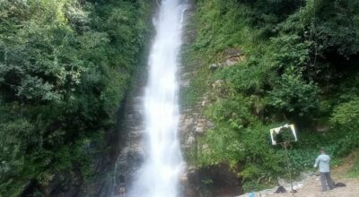 गाईखुरे झरना