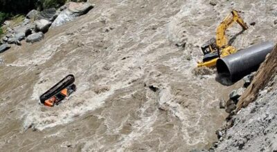 काबेलीले सिनाम पावर हाउसका एक्साभेटर र टिपर बगायो