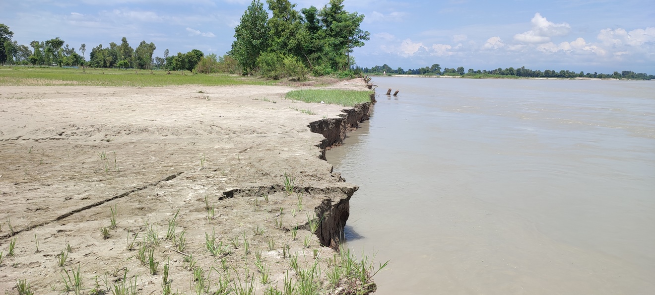 महाकाली नदीको कटानले बस्ती जोखिममा