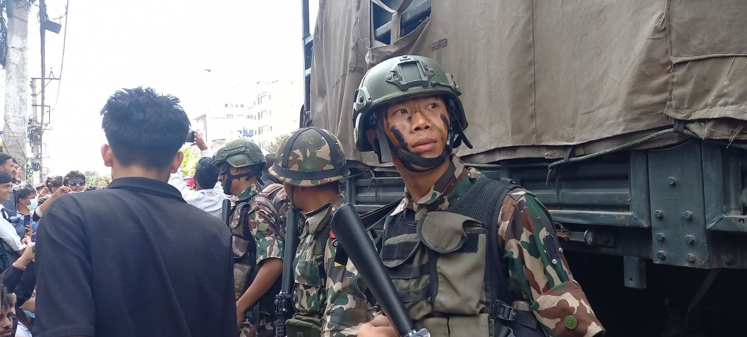 सुरक्षाको नेतृत्व