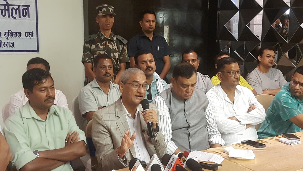 रमेश लेखक