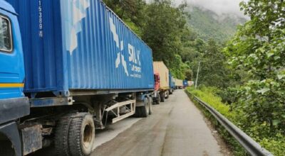 अवरुद्ध तातोपानी–कोदारी राजमार्ग खुलेसँगै भन्सार नाकाबाट सामान आयात सुरु