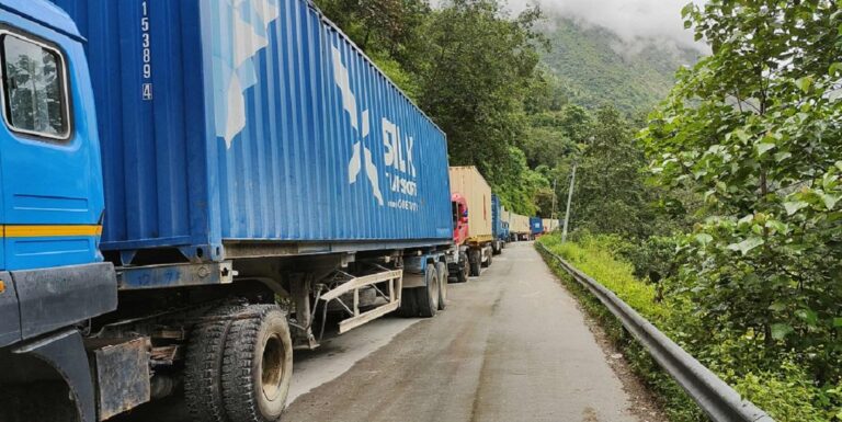 अवरुद्ध तातोपानी–कोदारी राजमार्ग खुलेसँगै भन्सार नाकाबाट सामान आयात सुरु