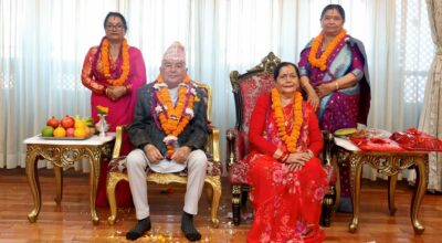 राष्ट्रपति पौडेलबाट शुभसाइतमा बहिनीहरूबाट तिहारको टीका ग्रहण