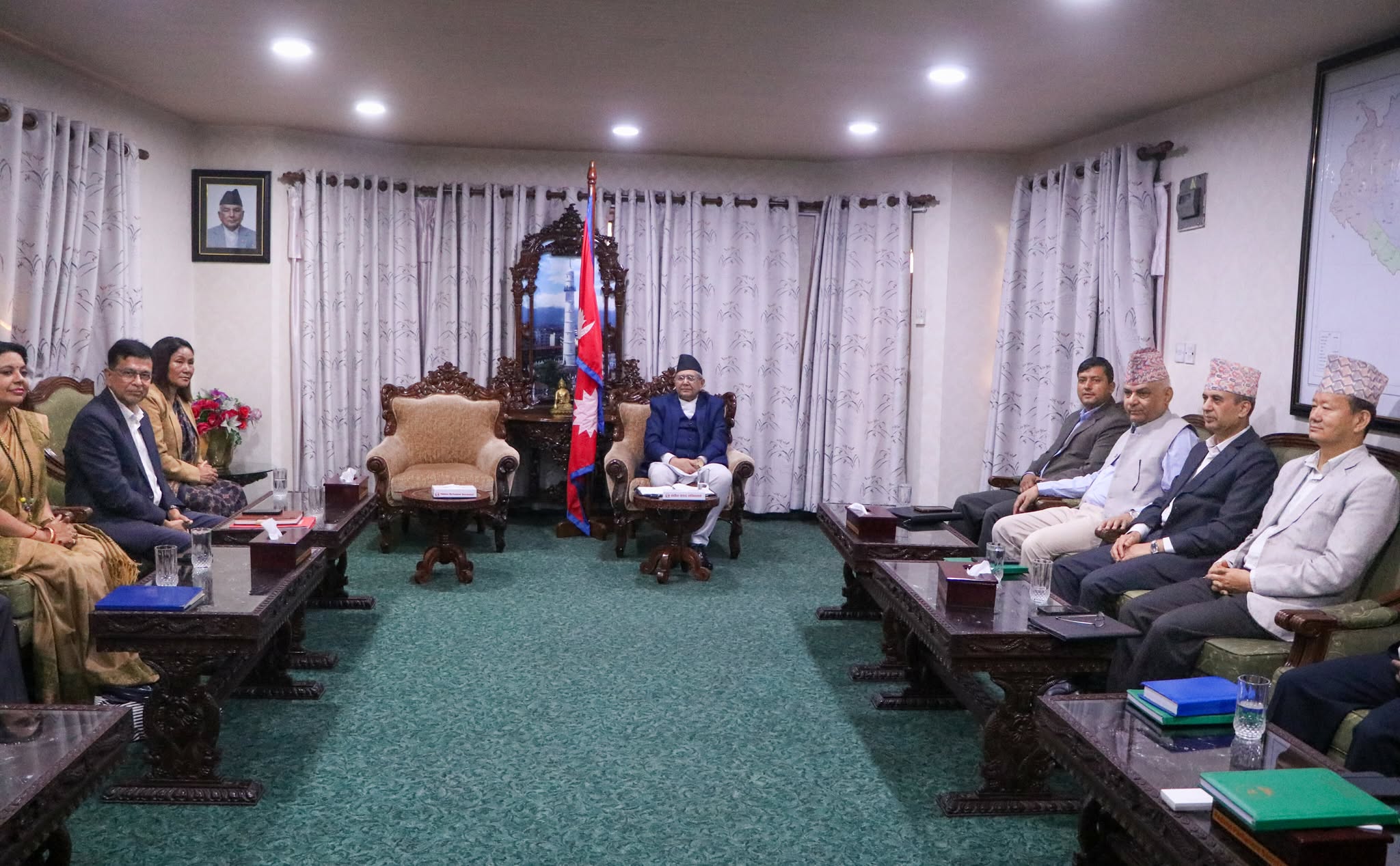 एमाले संसद् पुनर्स्थापनाको पक्षमा, कांग्रेसले चुनावको पक्षमा