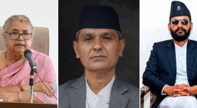 काठमाडौं । प्रधानमन्त्री सुशीला कार्कीको कार्यालयले गृहमन्त्री ओमप्रकाश अर्याललाई हटाउन काठमाडौँ महानगरपालिकाका मेयर बालेन साहले कुनै दबाब नदिएको स्पष्टीकरण दिएको छ । प्रधानमन्त्री सुशीला कार्कीका स्वकीय सचिव आदर्शकुमार श्रेष्ठले एक विज्ञप्ति जारी गर्दै गृहमन्त्री अर्याल हटाउन बालेनले दबाब दिइरहेको भन्ने हल्लाको खण्डन गरेको हो । कसलाई मन्त्री बनाउने वा हटाउने भन्ने कुरा विशुद्ध प्रधानमन्त्रीको अधिकारक्षेत्रको विषय भएकाले यो कुरा अफवाह भएको प्रधानमन्त्रीको स्वकीय सचिवालयले स्पष्ट पारेको हो । उनले जारी गरेको विज्ञप्तिमा भनिएको छ–‘विगत केही दिनदेखि माननीय गृहमन्त्री ओमप्रकाश अर्याललाई हटाउन काठमाडौँ महानगरपालिकाका प्रमुख बालेन्द्र शाहले दबाब दिइरहेको भनी विभिन्न सञ्चारमाध्यममा आएका भ्रमपूर्ण विवरणहरूप्रति सम्माननीय प्रधानमन्त्रीज्यूको ध्यानाकर्षण भएको छ। कसैलाई कुनै मन्त्री बनाउने वा हटाउने विषय विशुद्ध सम्मानीय प्रधानमन्त्रीज्यूको अधिकारक्षेत्रको विषय हो’, प्रधानमन्त्री कार्कीका प्रमुख स्वकीय सचिव आदर्शकुमार श्रेष्ठले जारी गरेको विज्ञप्तिमा भनिएको छ, ‘कसैको दबाब वा प्रभावमा यस्तो निर्णय हुन पनि सक्दैन। जेनजी आन्दोलनबाट व्यक्त जनादेशअनुरूप यो सरकार गठन भएको, यो असामान्य परिस्थितिमा राष्ट्रको गहन जिम्मेवारी सम्हाल्न आउनुभएका गृहमन्त्री अर्याल आगामी निर्वाचन सम्पन्न गर्नका लागि वातावरण निर्माण गर्न, शान्ति सुरक्षा कायम राख्न र सुरक्षा संगठनहरूको मनोबल उच्च राख्न अहोरात्र खटिरहनुभएको सबैलाई विदितै रहेको छ। यस संवेदनशील परिस्थितिमा यस्ता अफवाह नफैलाउन र नपत्याउन पनि सम्बन्धित सबै पक्षलाई अनुरोध गरिन्छ।’