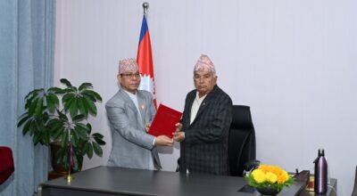 राष्ट्रपति पौडेलसमक्ष थारू आयोगको प्रतिवेदन पेस