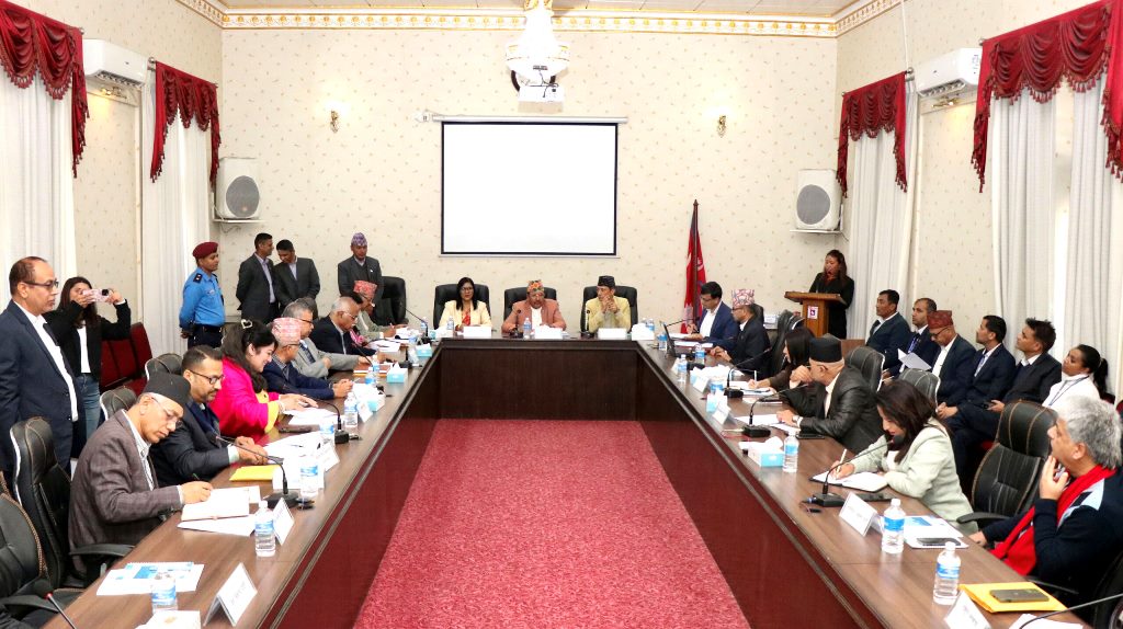 राष्ट्रियसभा सदस्यको निर्वाचनका लागि आयोगद्वारा दलहरूसँग छलफल