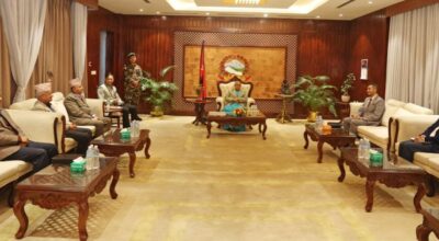 प्रधानमन्त्री कार्कीसमक्ष निर्वाचनको वातावरण बनाउन एमाले नेताकाे आग्रह