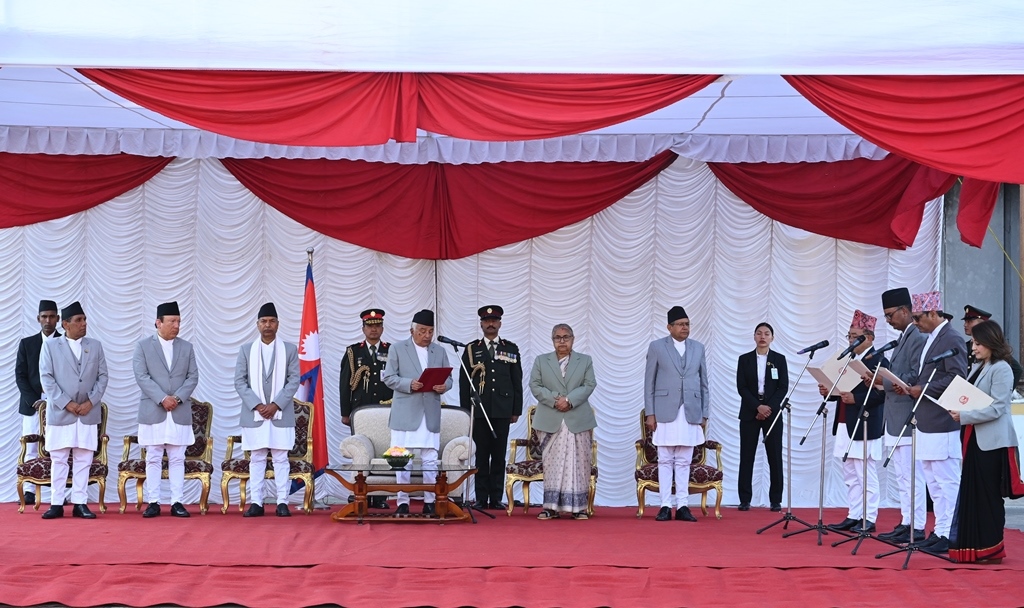नवनियुक्त चार मन्त्रीहरूले लिए शपथ