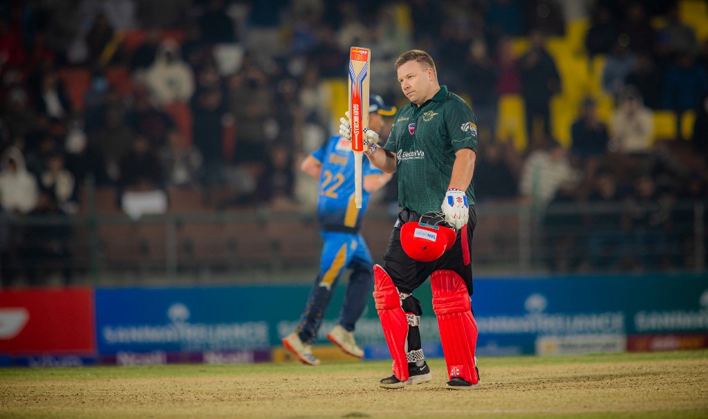 एडम रोसिङ्टन