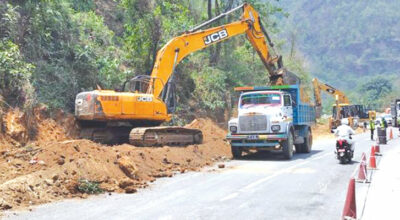 मुग्लिन–मलेखु सडकको तीन ठाउँको भित्तो काटिँदै