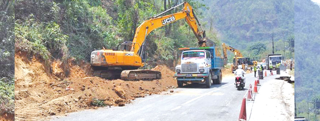 मुग्लिन–मलेखु सडकको तीन ठाउँको भित्तो काटिँदै