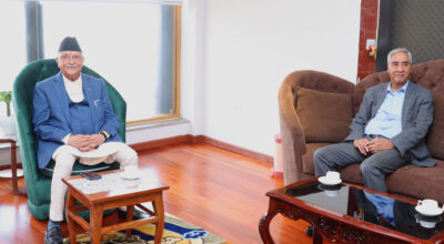 काँग्रेस सभापति देउवालाई भेट्न महाराजगन्ज जाँदै एमाले अध्यक्ष ओली