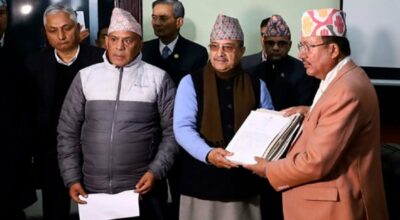 कांग्रेसको आधिकारिकता आफूहरूकै पक्षमा रहेको दाबी गर्दै देउवा पक्षका नेता आयोगमा