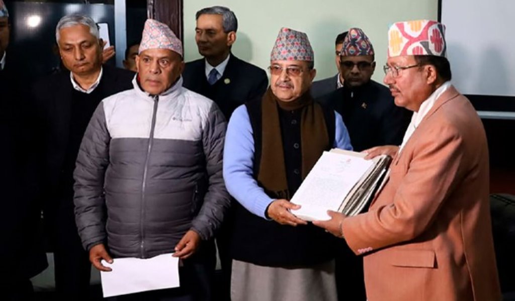 कांग्रेसको आधिकारिकता आफूहरूकै पक्षमा रहेको दाबी गर्दै देउवा पक्षका नेता आयोगमा