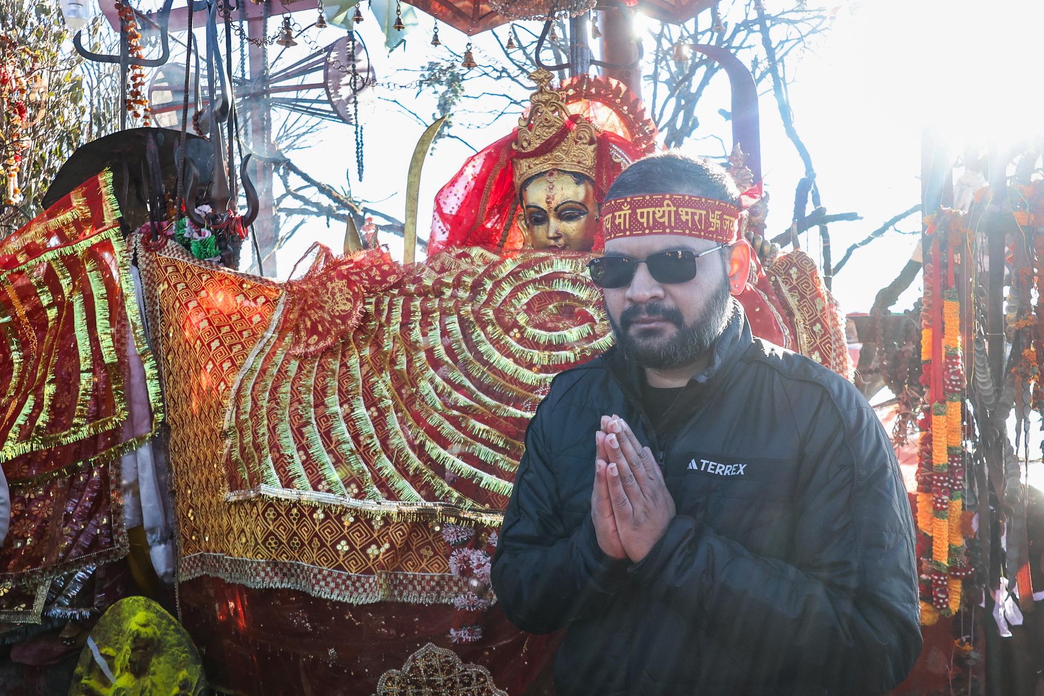 बालेन साहले गरे पाथीभरा देवीको दर्शन