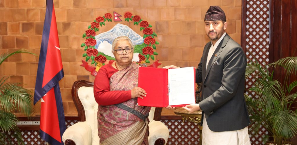 सञ्चारमन्त्री जगदीश खरेलले दिए राजीनामा