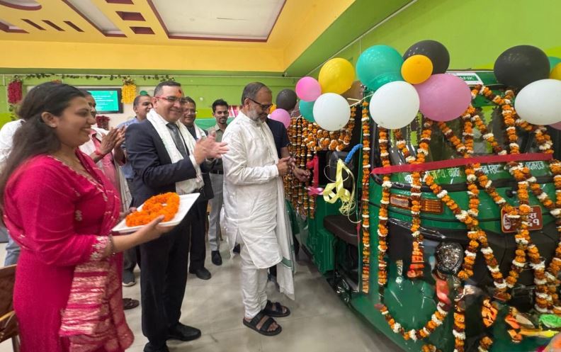 नबिल बैंकद्वारा जनकपुरस्थित मानवसेवा आश्रमलाई सेवा वाहन (अटो) सहयोग