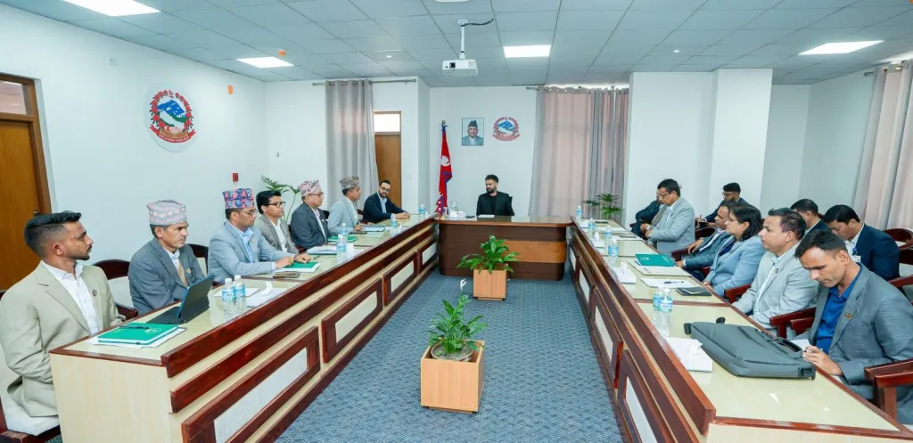 प्रधानमन्त्री बालेनले सुदूरपश्चिमका सांसदसँग गरे छलफल