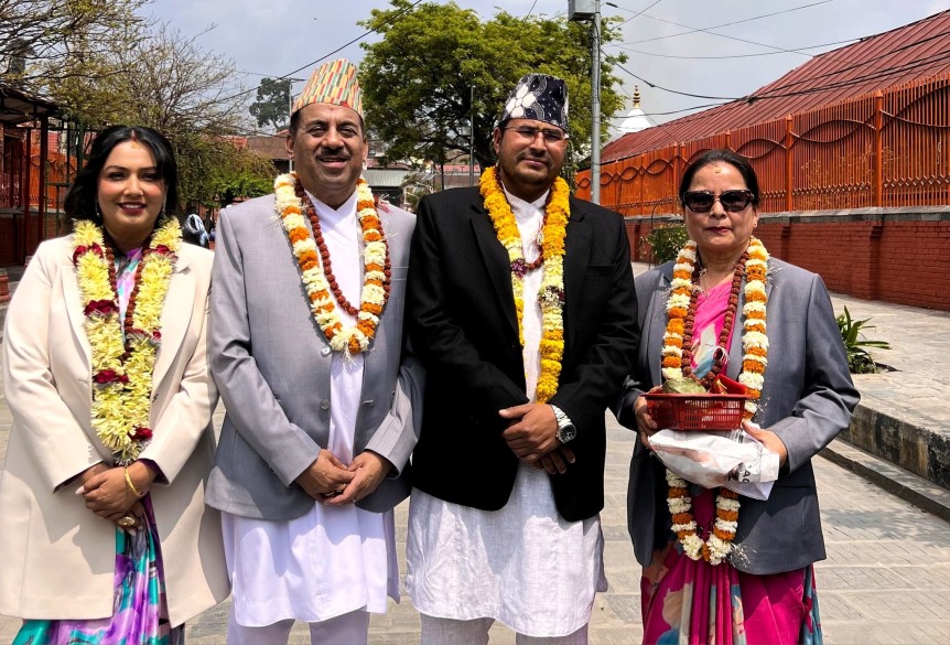 शपथअघि राप्रपा सांसदहरुले गरे पशुपतिनाथको दर्शन