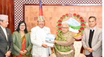 आयोगद्वारा प्रधानमन्त्रीलाई मत परिणामसहितको हस्तान्तरण