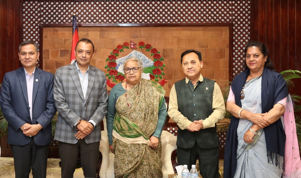 प्रधानमन्त्री कार्कीसँग कांग्रेस सभापति थापासहित पदाधिकारीको भेट