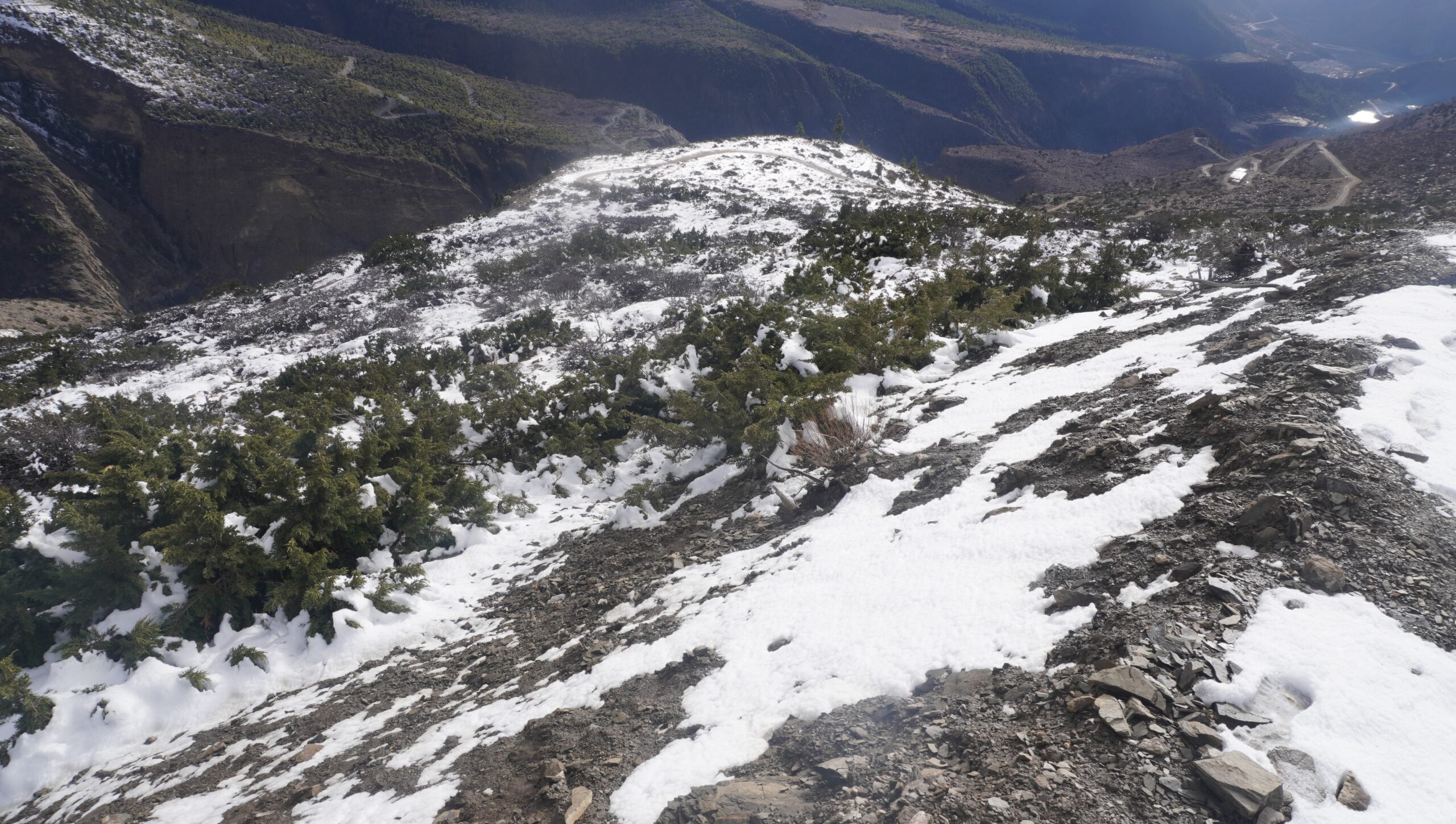 मुस्ताङमा हिमपातले किसानलाई राहत