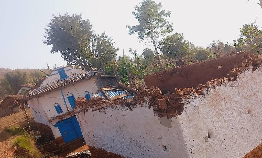 पौवादुङमा हावाहुरी पीडितलाई प्रतिपरिवार रु २० हजार राहत उपलब्ध गराइने