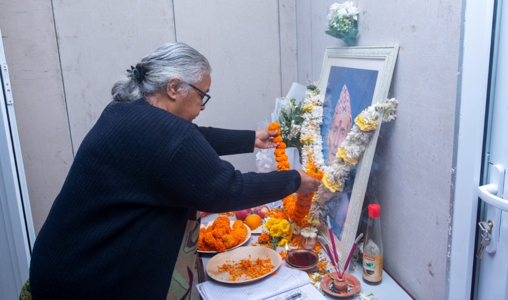 श्रद्धाञ्जली अर्पण