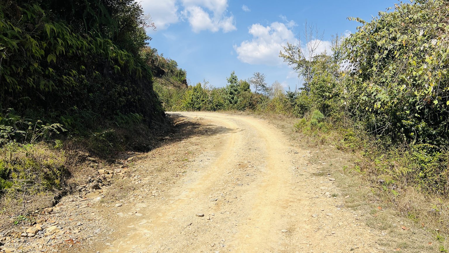 सहिदमार्ग स्तरोन्नति नहुँदा ताराखोलावासीलाई सास्ती