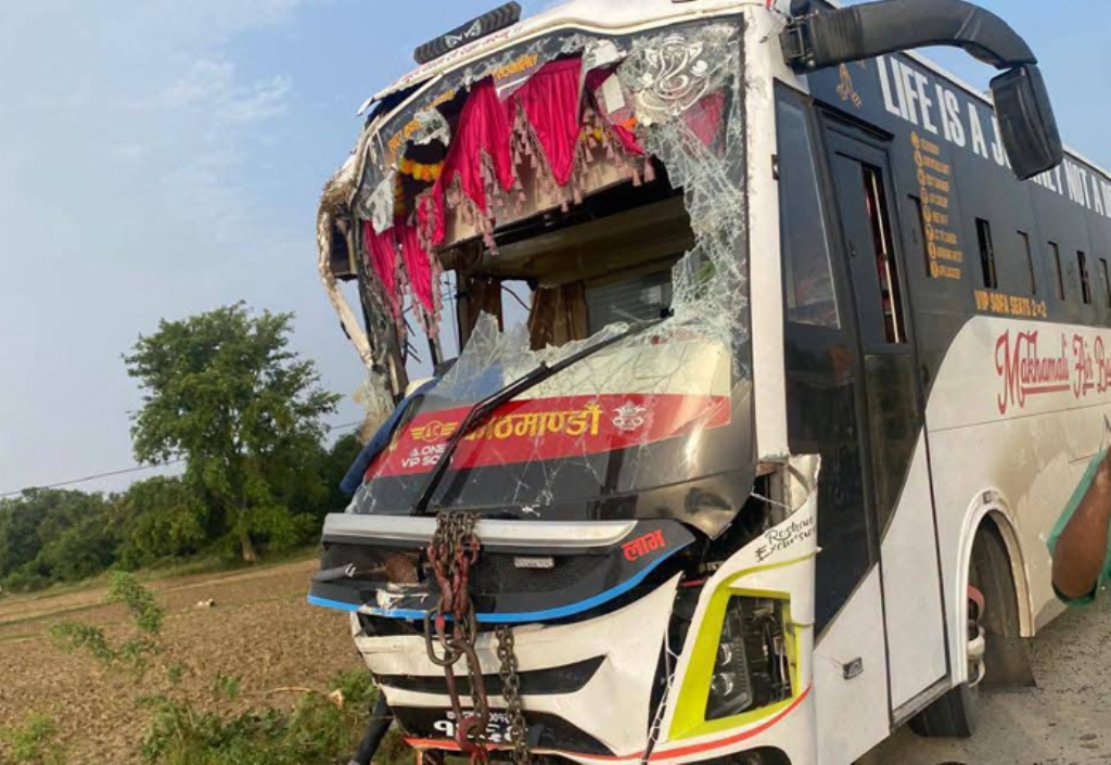 कपिलवस्तुमा बस दुर्घटना हुँदा ३८ जना घाइते