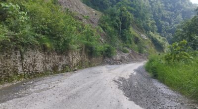आजदेखि बेँसीसहर-चामे र मध्यपहाडी लोकमार्गमा सवारी सञ्चालनमा रोक