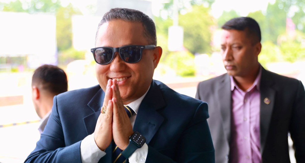 परराष्ट्रमन्त्री शिशिर खनाल भारत प्रस्थान