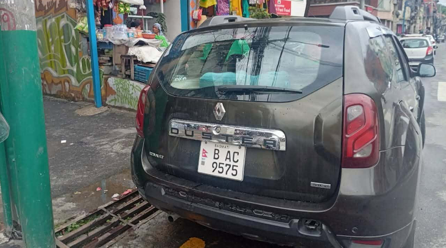 शंकास्पद गाडी पार्किङ